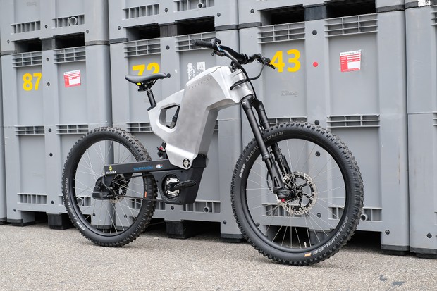 Với trọng lượng 34kg, RDR dự kiến có thể đi được hơn 200km trong một lần sạc Với trọng lượng 34kg, RDR dự kiến có thể đi được hơn 200km trong một lần sạc