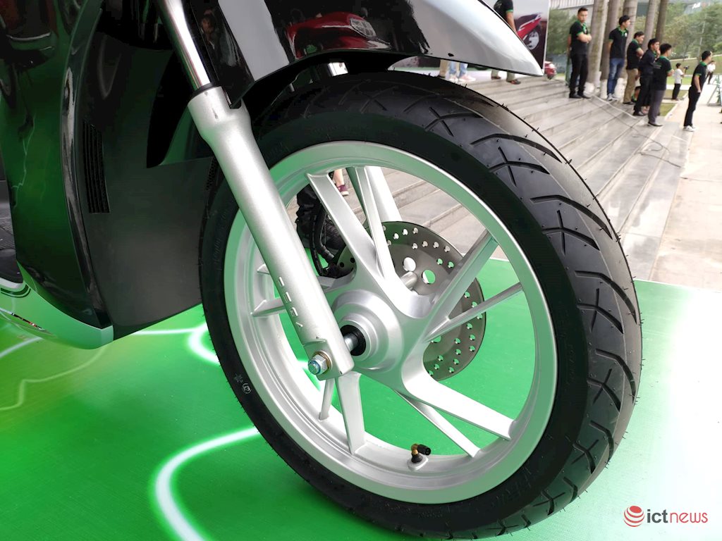 Pega eSH sở hữu bộ vành 5 chấu kép giúp xe bám đường tốt hơn