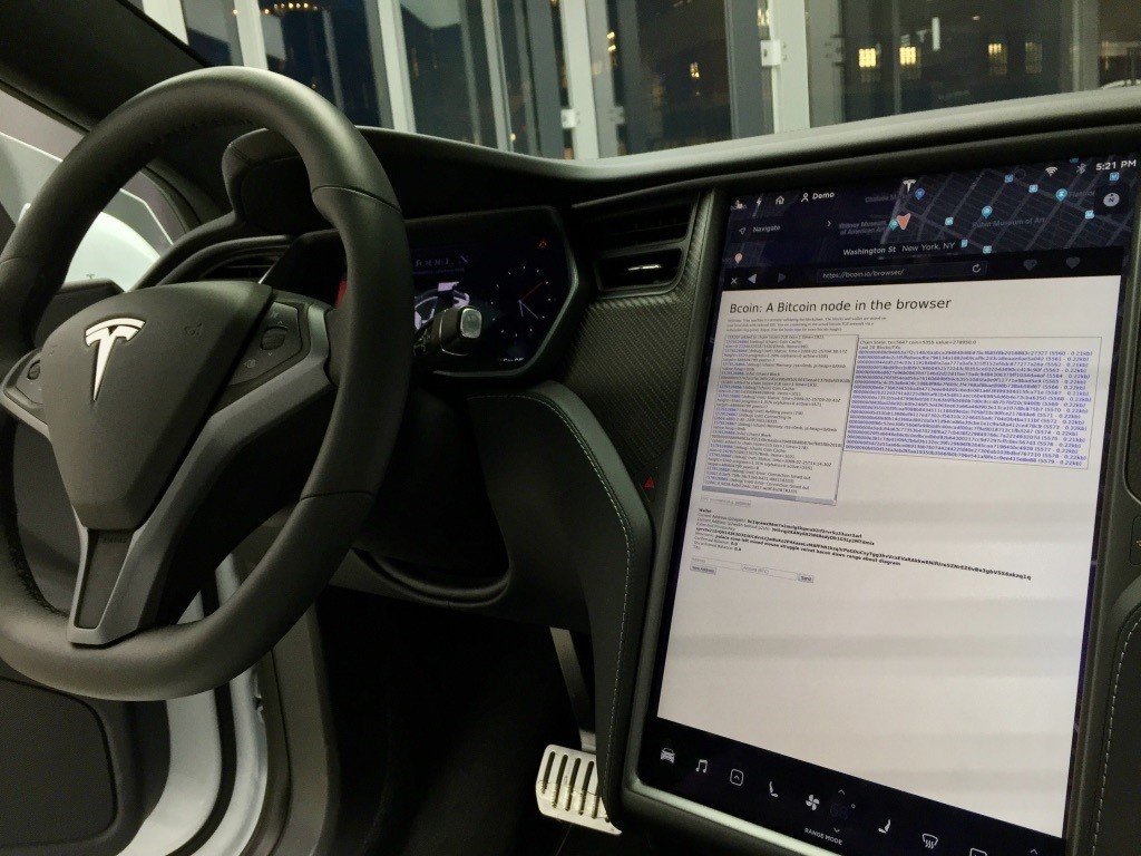 Dùng máy tính trên xe điện Tesla đào Bitcoin: ý tưởng hay nhưng không nên thử!