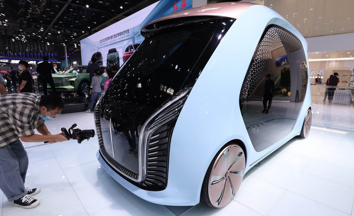 Hongqi 2.0- chiếc mini bus điện tự lái