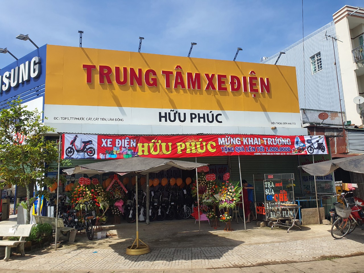 Từ ngày 22/10 đến 22/11/2020 khi mua xe điện tại Hữu Phúc bạn sẽ được tặng quà lên tới 1.000.000đ Từ ngày 22/10 đến 22/11/2020 khi mua xe điện tại Hữu Phúc bạn sẽ được tặng quà lên tới 1.000.000đ