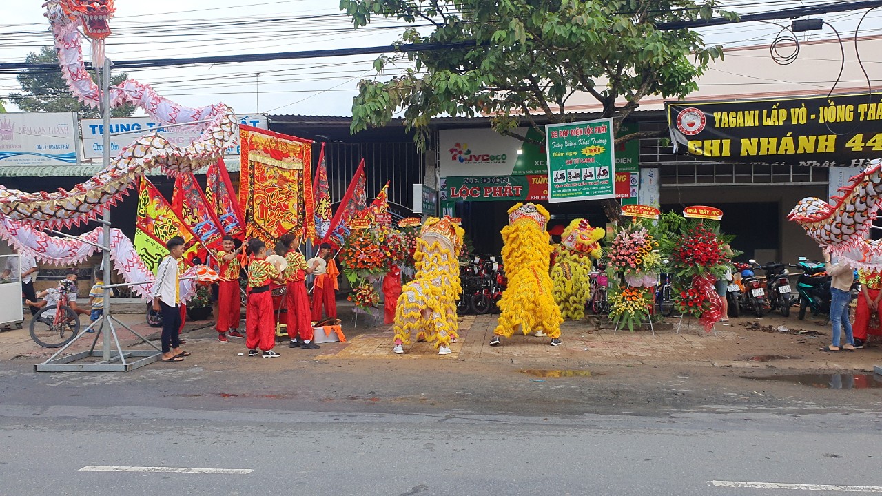 Màn múa Lân – Sư – Rồng vô cùng hoành tráng