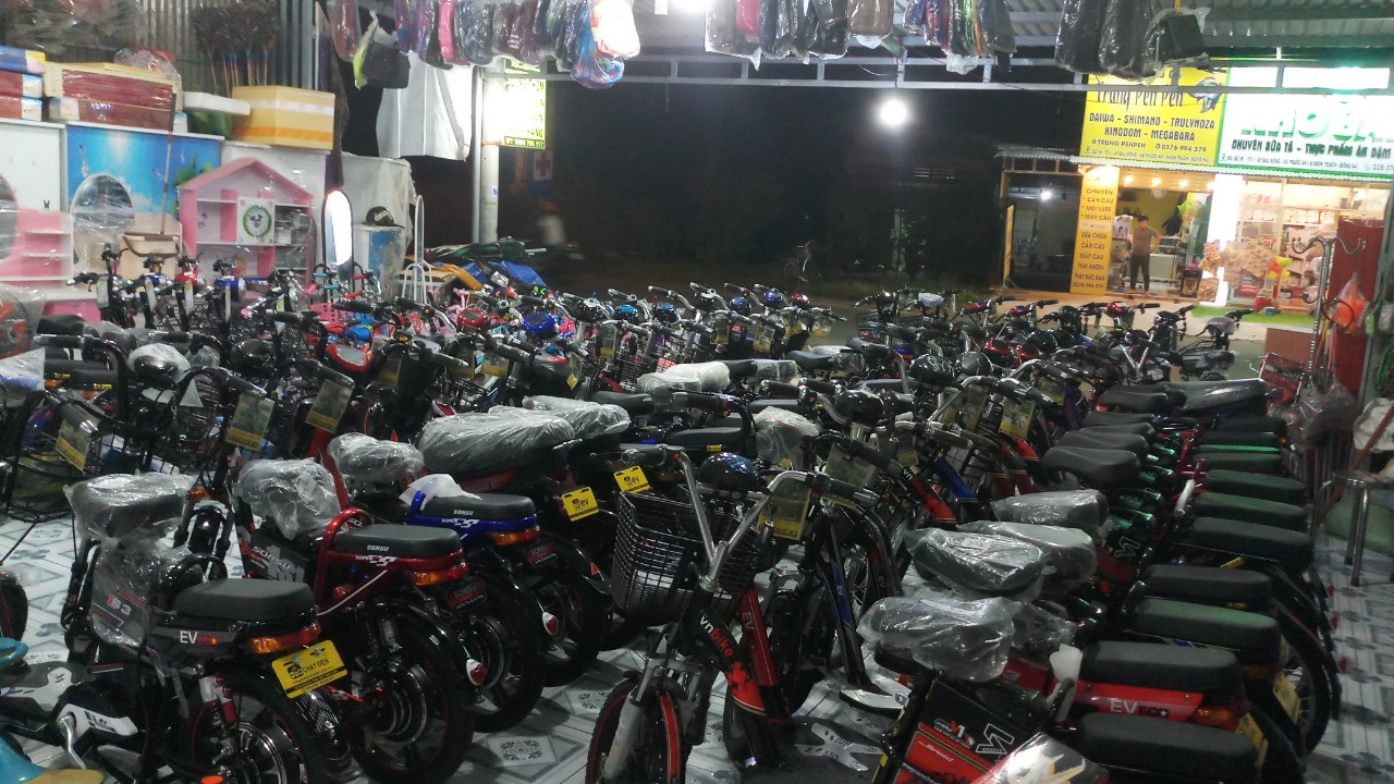 Những chiếc xe điện EV đẹp mắt được bày bán tại Thế Giới Xe Chạy Điện Cường Thơm Những chiếc xe điện EV đẹp mắt được bày bán tại Thế Giới Xe Chạy Điện Cường Thơm