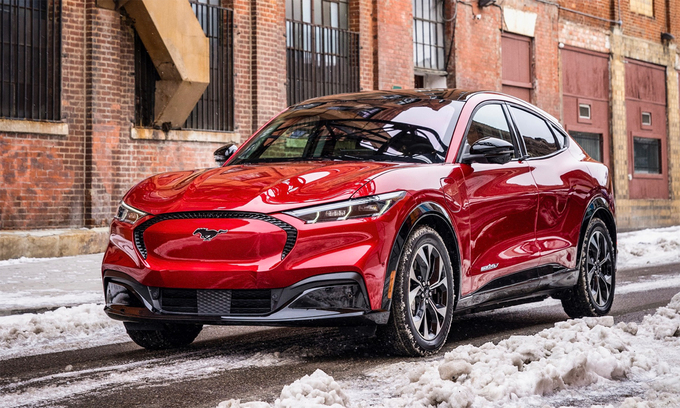 Ford thông báo cũng đến năm 2022 sẽ đưa ra 40 mẫu xe có cả xe Hybrid và chạy điện hoàn toàn