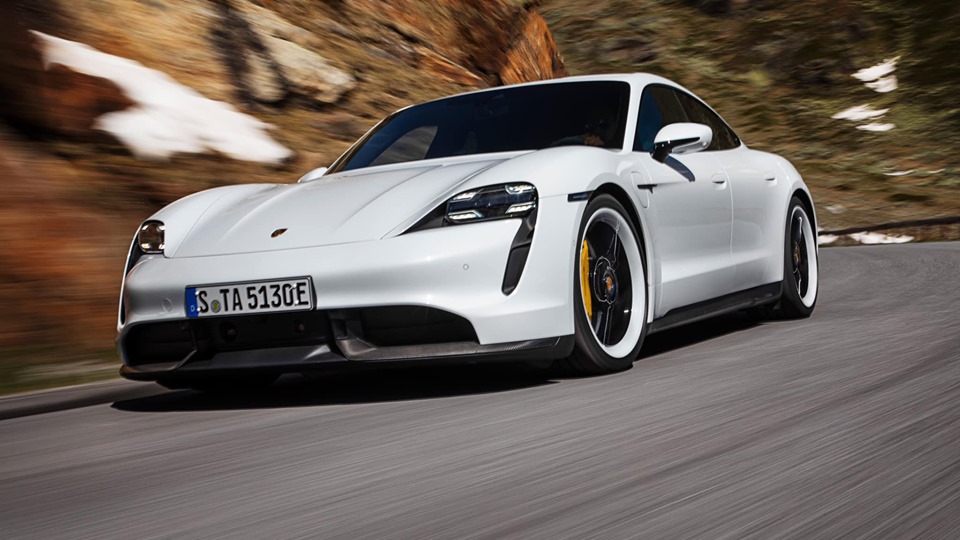 Porsche Taycan Turbo S chỉ cần 2,6 giây để tăng tốc từ 0-97 km/h