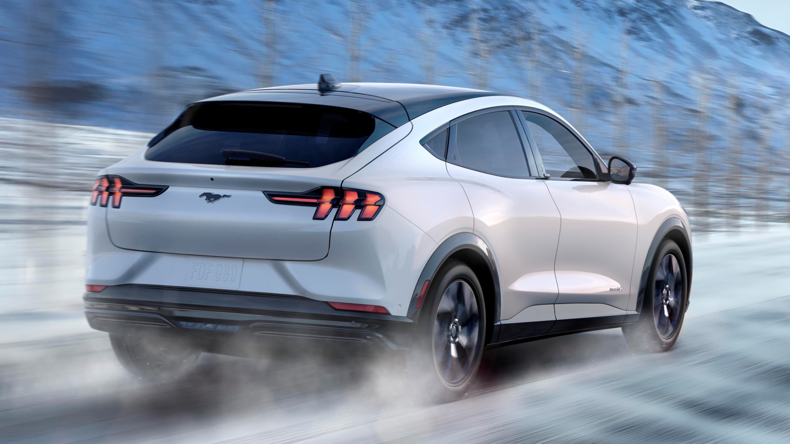 Xe có mức giá khoảng 43.900 đến 59.900 USD