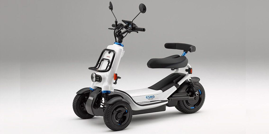Thiết bị di động điện thông minh (ESM) của Honda, được cung cấp năng lượng từ pin 1 kWh có thể tráo đổi