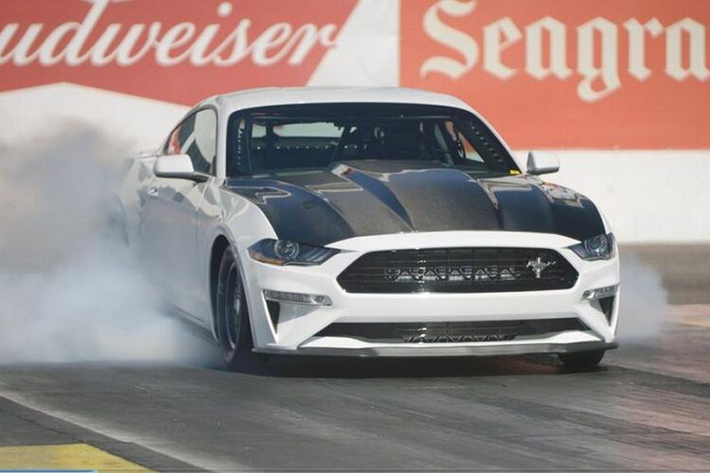 Ford hé lộ xe điện Mustang Cobra Jet với 1400 mã lực