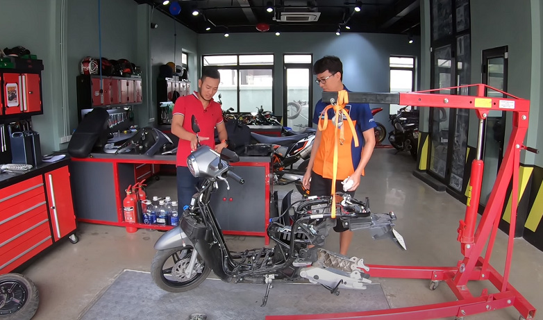 Hệ thống khung gầm cùng hệ thống treo của KlaraS và Honda Lead