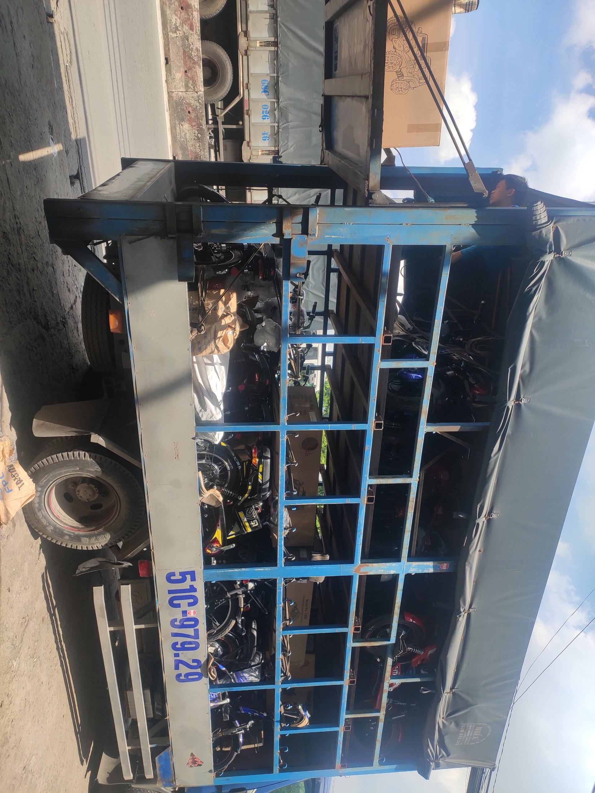 Những mẫu xe điện JVC, Vnbike và EV… đang được di chuyển tới các đại lý để kịp thời cho việc mở bán