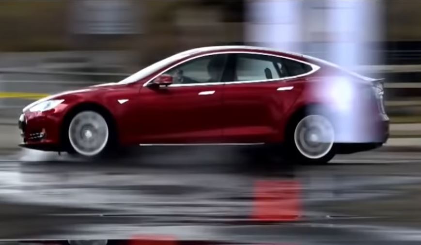 Tesla đang hướng tới việc phát triển sang những viên pin có thể chạy hàng triệu km