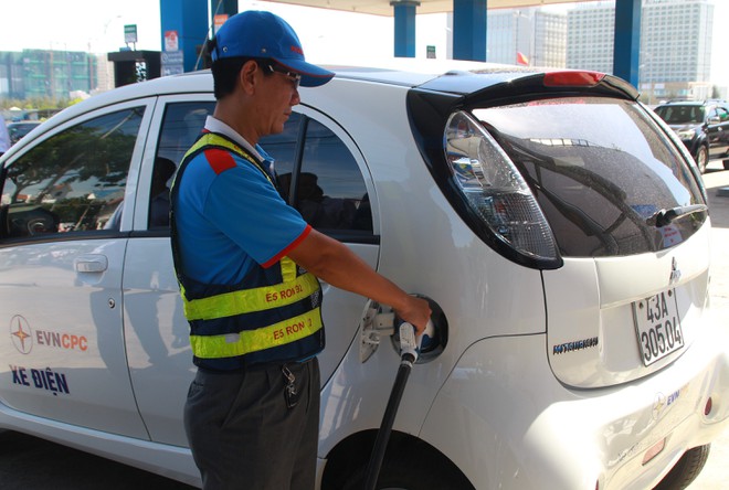 Đây là bước thí điểm để xây dựng hệ thống trạm sạc phục vụ cho xe điện trên toàn quốc