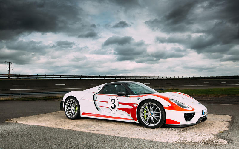 Porsche 918 Spyder (2013) - Siêu xe Hybrid đầu tiên trên thế giới