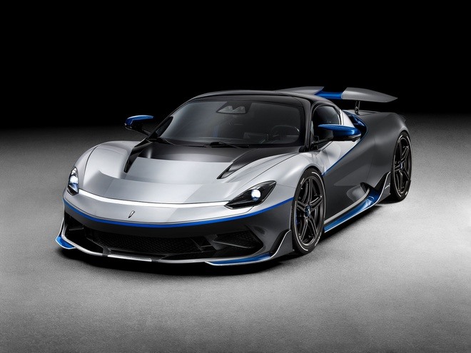 Pininfarina Battista có giá bán rơi vào mức 2 triệu Euro (khoảng 2,24 triệu USD)