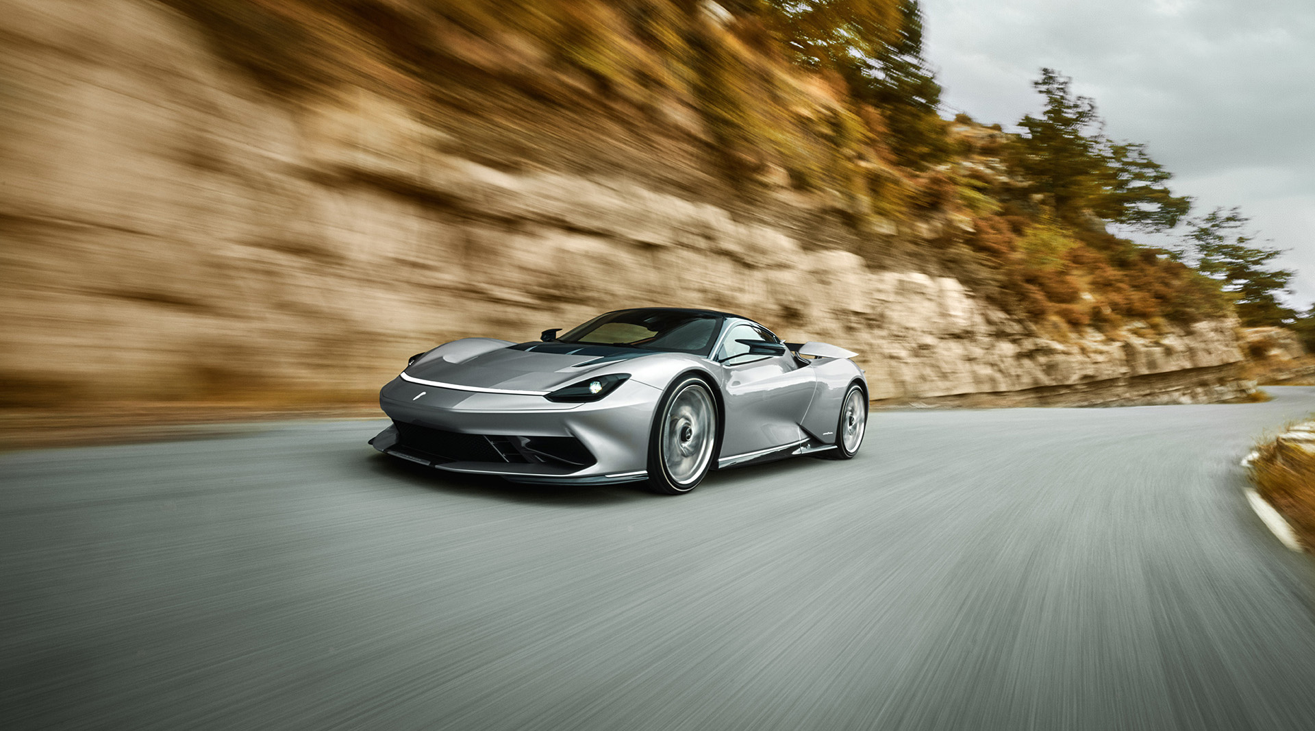 Pininfarina Battista có khả năng di chuyển quãng đường lên tới 450 km