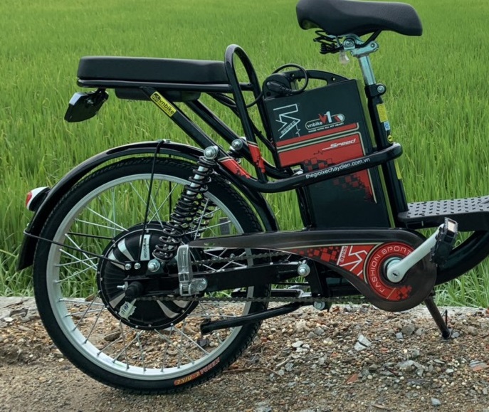 Gắp Honda có chiều dài 22cm được bắt nối chắc chắn vào bánh sau chắc chắn