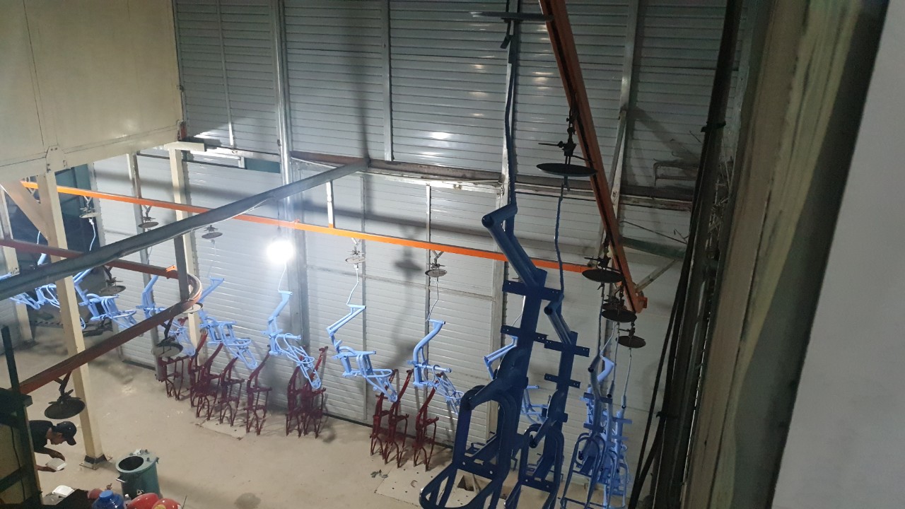 Sơn phủ màu khung sườn lần 1