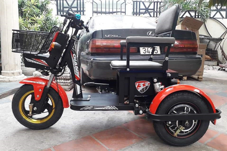 Xe 3 bánh tự chế cho người khuyết tật 1 chỗ ngồi
