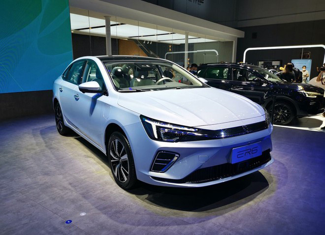 Roewe ER6 – mẫu xe điện có kiểu dáng nằm giữa phân khúc sedan C và D