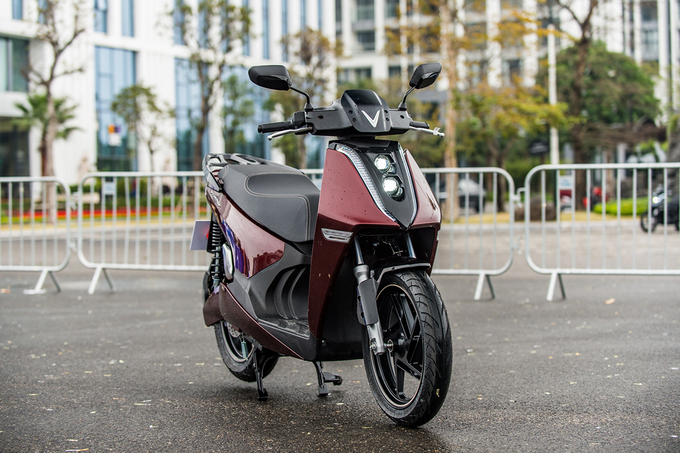 VinFast Theon: xe máy điện có thiết kế hầm hố với giá ngang ngửa Honda SH