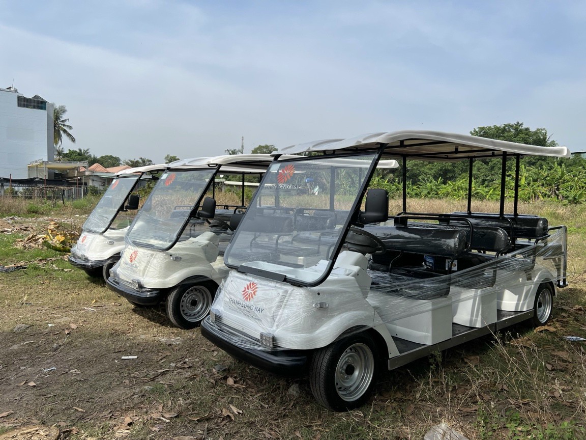 Ô tô điện 11 chỗ của TGXCĐ giúp giảm ô nhiễm môi trường