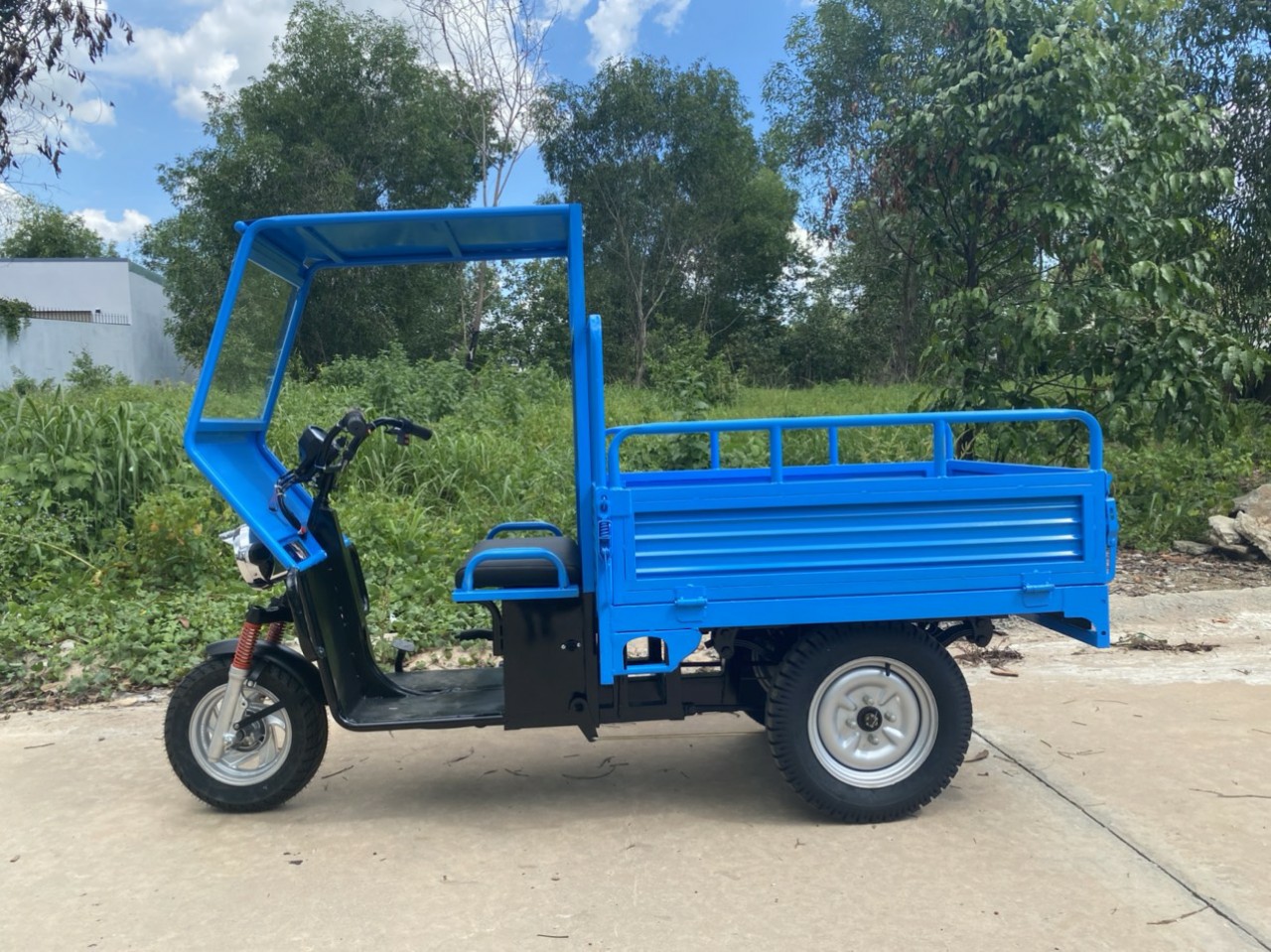 Xe ba bánh phục vụ chủ nông trang chở hàng hóa, nông sản, phân bón,....tiện lợi hơn