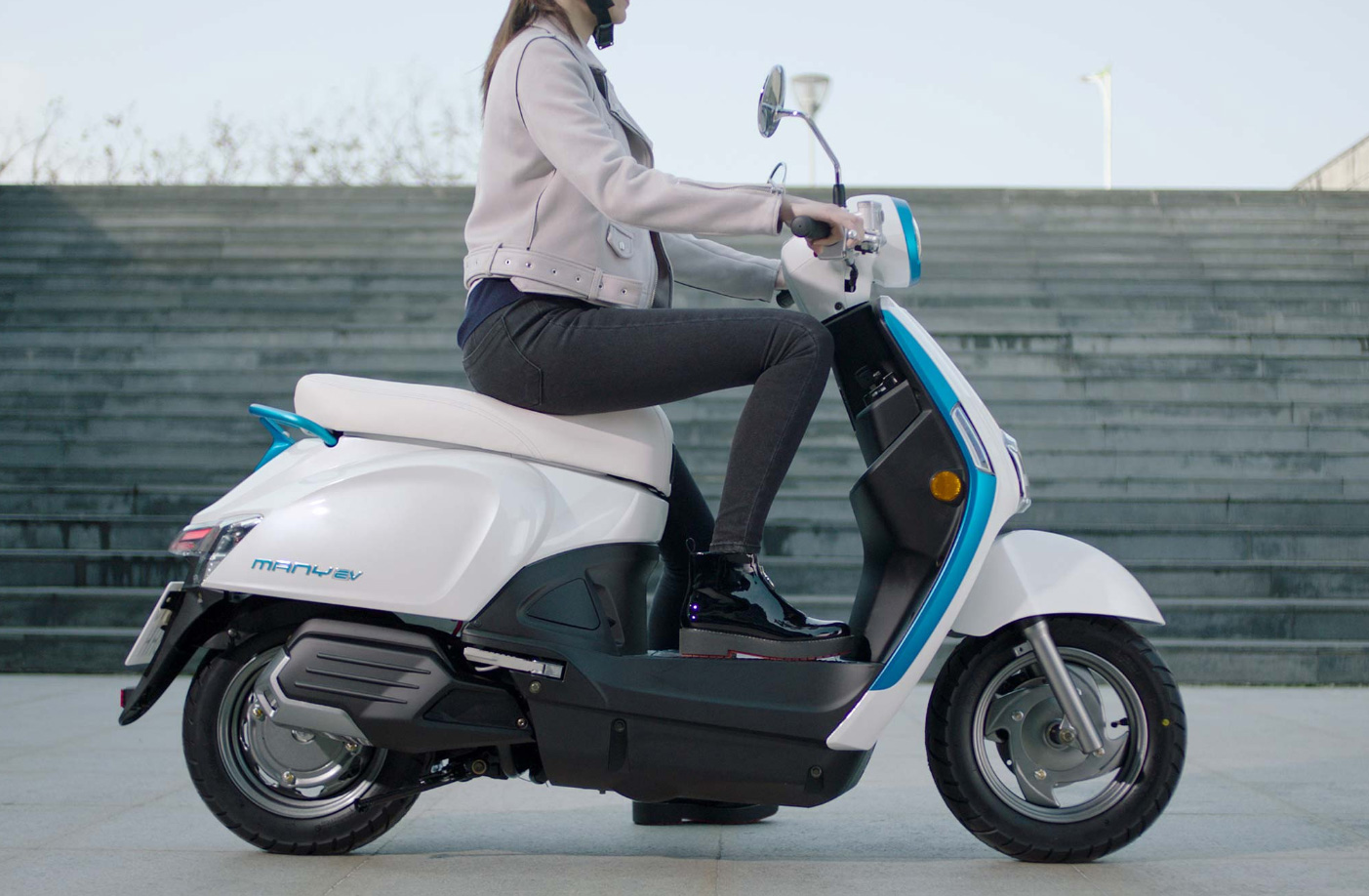 Kymco muốn nhờ vào sự ra đời của Ionex để đuổi kịp và soán ngôi đối thủ Gogoro Kymco muốn nhờ vào sự ra đời của Ionex để đuổi kịp và soán ngôi đối thủ Gogoro