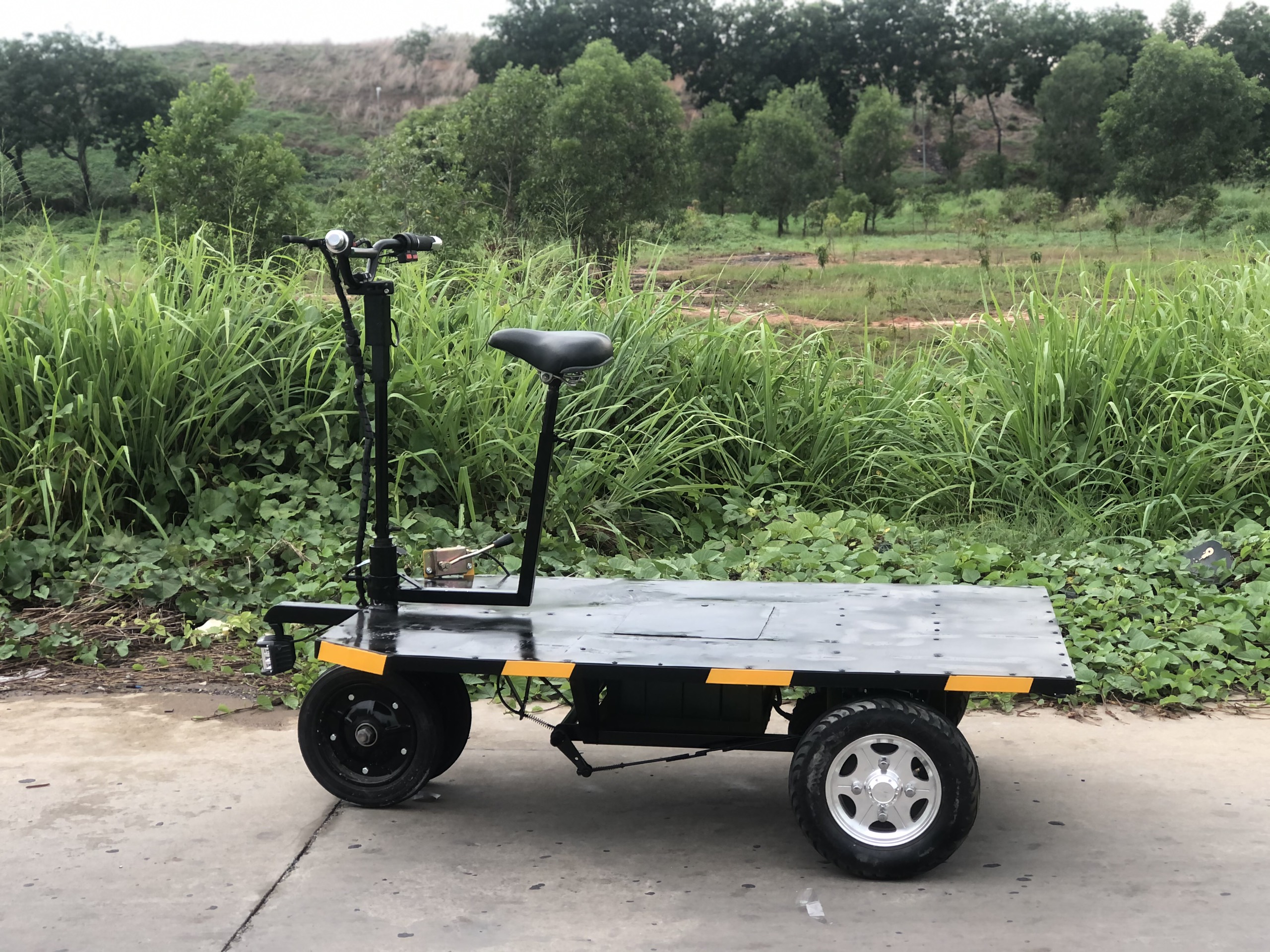 Có khả năng chở nặng lên tới 1000kg Có khả năng chở nặng lên tới 1000kg