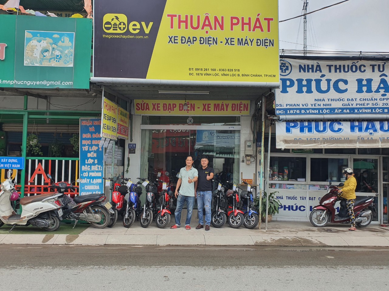 Buổi lễ khai trương diễn ra thành công tốt đẹp với sự hiện diện của anh Bạch Võ Toàn – Giám đốc của công ty TGCXĐ