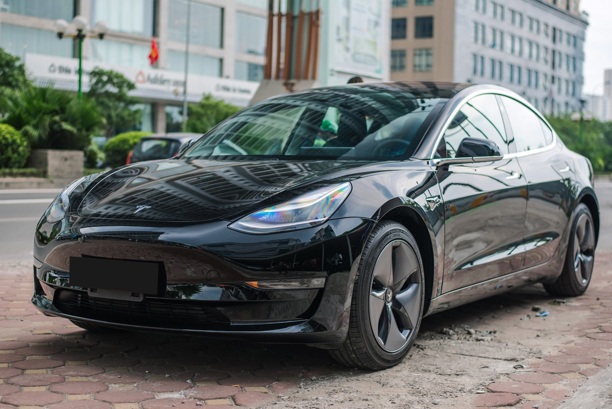 Tesla Model 3 là mẫu xe ô tô điện cực hot, được trang bị nhiều tính năng vượt trội với vẻ đẹp hoàn hảo Tesla Model 3 là mẫu xe ô tô điện cực hot, được trang bị nhiều tính năng vượt trội với vẻ đẹp hoàn hảo