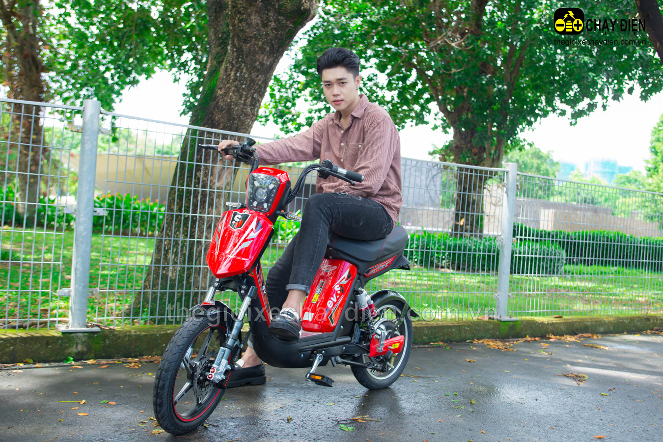 Xe đạp điện EV S9 sở hữu nhiều tiện ích tuyệt vời