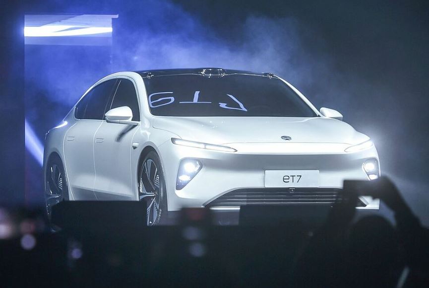 NIO sẵn sàng cạnh tranh BMW và Mercedes bằng chính sách pin