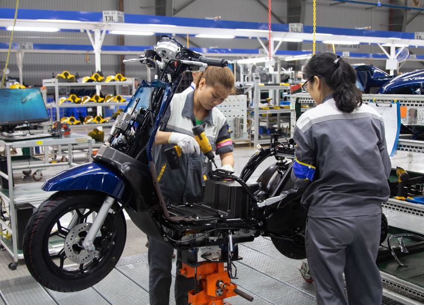 Các linh kiện riêng lẻ để hoàn thành một chiếc xe cần hơn 40 và 88 bước