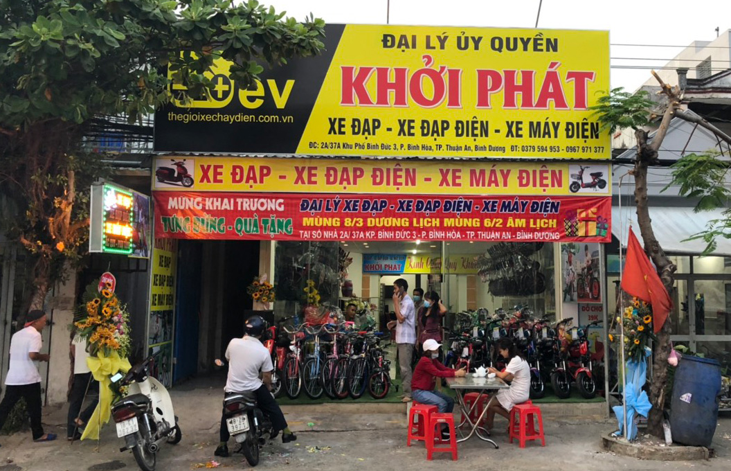 Buổi lễ khai trương diễn ra rất thuận lợi với sự góp mặt của bạn bè, khách hàng và bên phía đối tác