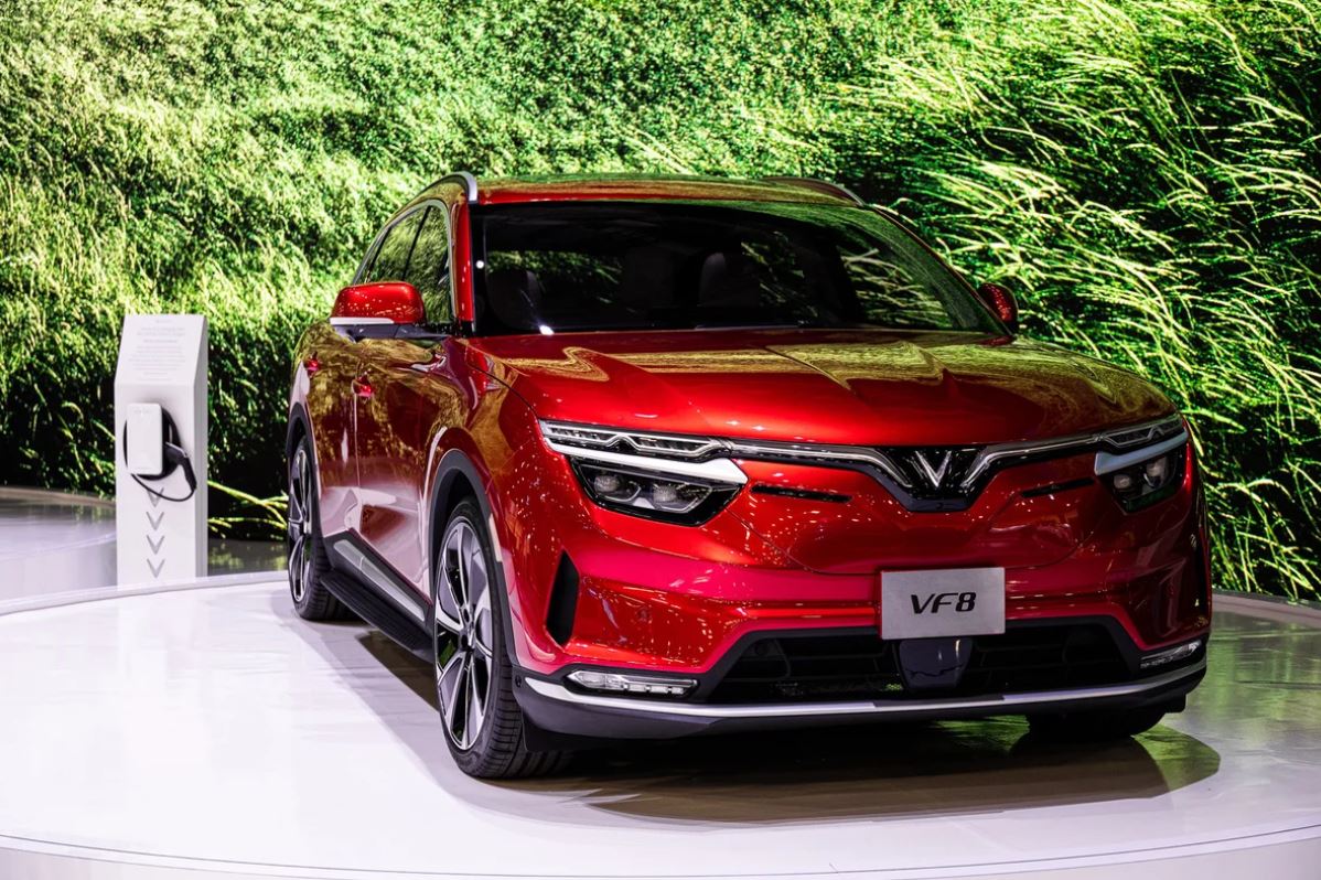 Mẫu xe VF8 có 5 chỗ ngồi và hầu như sẽ không có đối thủ trực tiếp nào tại Việt Nam