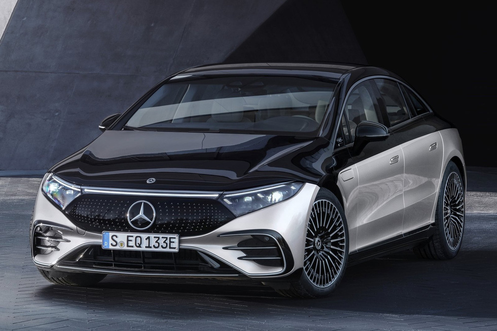 Mercedes-Benz đã giới thiệu mẫu ôtô điện EQS đến khách hàng Việt trong sự kiện trực tuyến vào tháng 11/2021