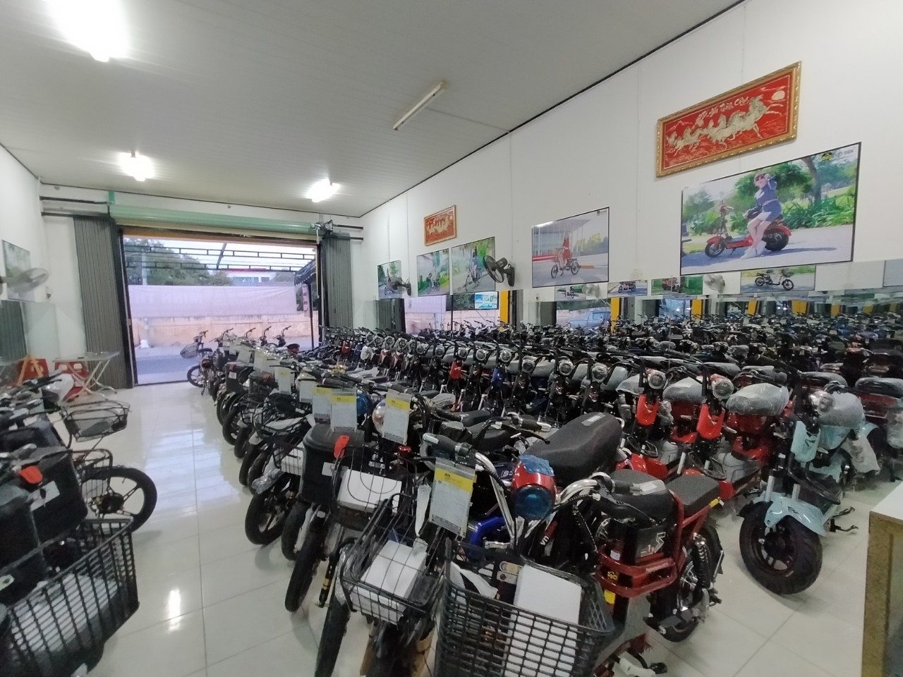 Lễ khai trương cửa hàng đại lý của Thế Giới Xe Chạy Điện tại Bình Thuận Lễ khai trương cửa hàng đại lý của Thế Giới Xe Chạy Điện tại Bình Thuận