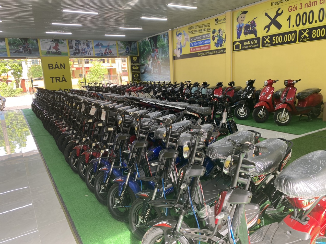 Cửa hàng có không gian rộng rãi, thoáng đãng với nội thất đơn giản