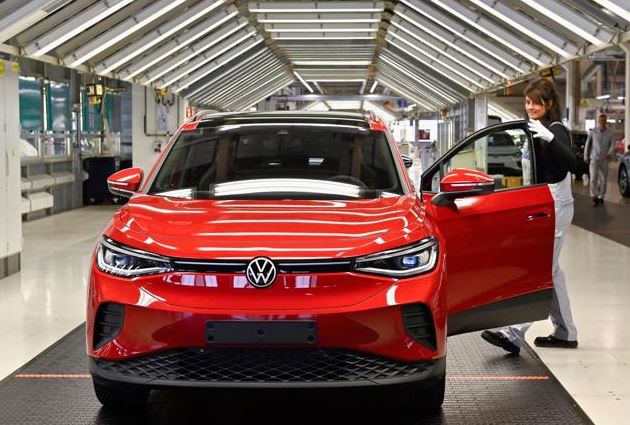 IEA cho biết đã có hơn 26 triệu xe điện trên toàn thế giới tăng 60% so với năm 2021