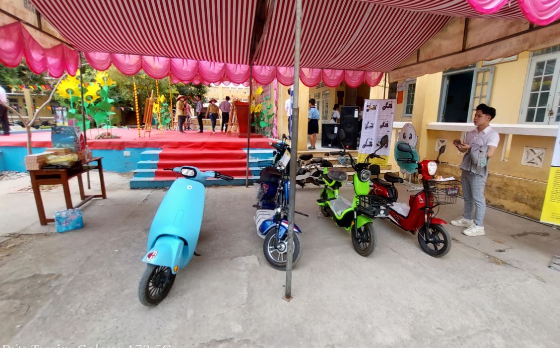 Khi mua xe điện tại đại lý ủy quyền Đức Tuyên của TGXCĐ, mỗi học sinh tại trường sẽ nhận được phiếu giảm giá