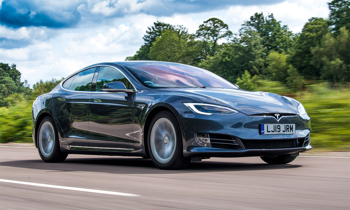 Mẫu xe điện Tesla Model 3 cũng đã góp mặt trong danh sách với vị trí thứ hai và được đánh giá cao