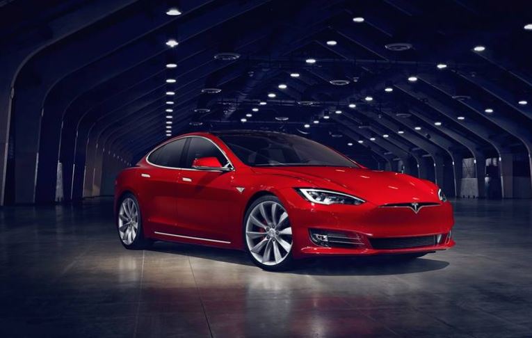 Tesla Model S là một trong những mẫu xe ô tô hiện tốt nhất với giá thành 3 tỷ 121 triệu đồng