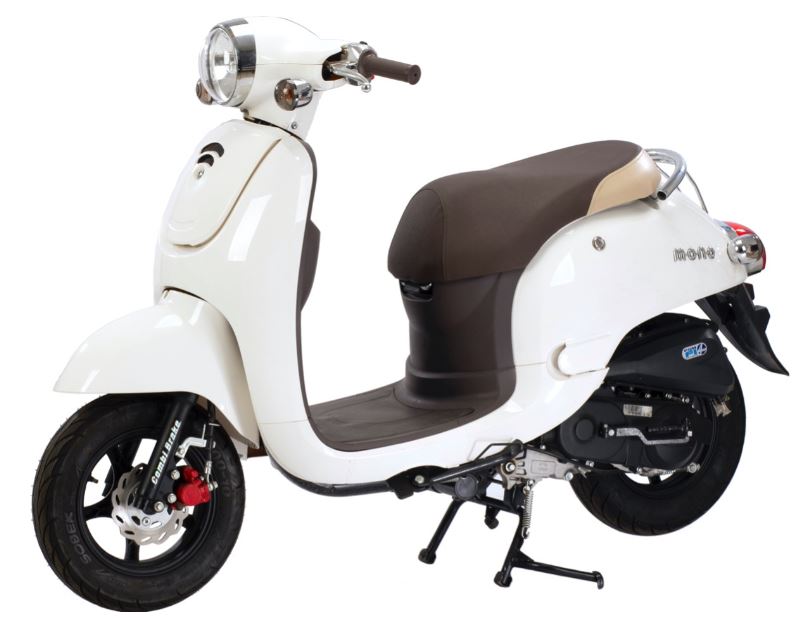 Xe tay ga 50cc Giorno có nguồn gốc từ Hàn Quốc và được nhiều cửa hàng xe máy giới thiệu