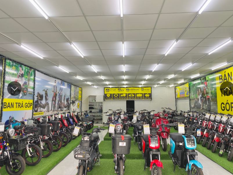 Bạn có thể tham khảo và mua những mẫu xe điện như EV, VnBike, Smart,... tại cửa hàng