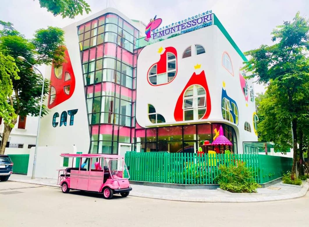 Trường mầm non Pink Sunshine2,3 Montessori School đã quyết định lựa chọn xe điện từ TGXCĐ để đưa đón trẻ đến trường