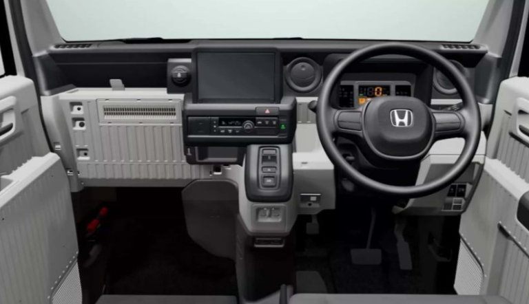 Giá khởi điểm dự kiến của mẫu xe N-Van E là 10.000 USD tương đương 240 triệu đồng Giá khởi điểm dự kiến của mẫu xe N-Van E là 10.000 USD tương đương 240 triệu đồng
