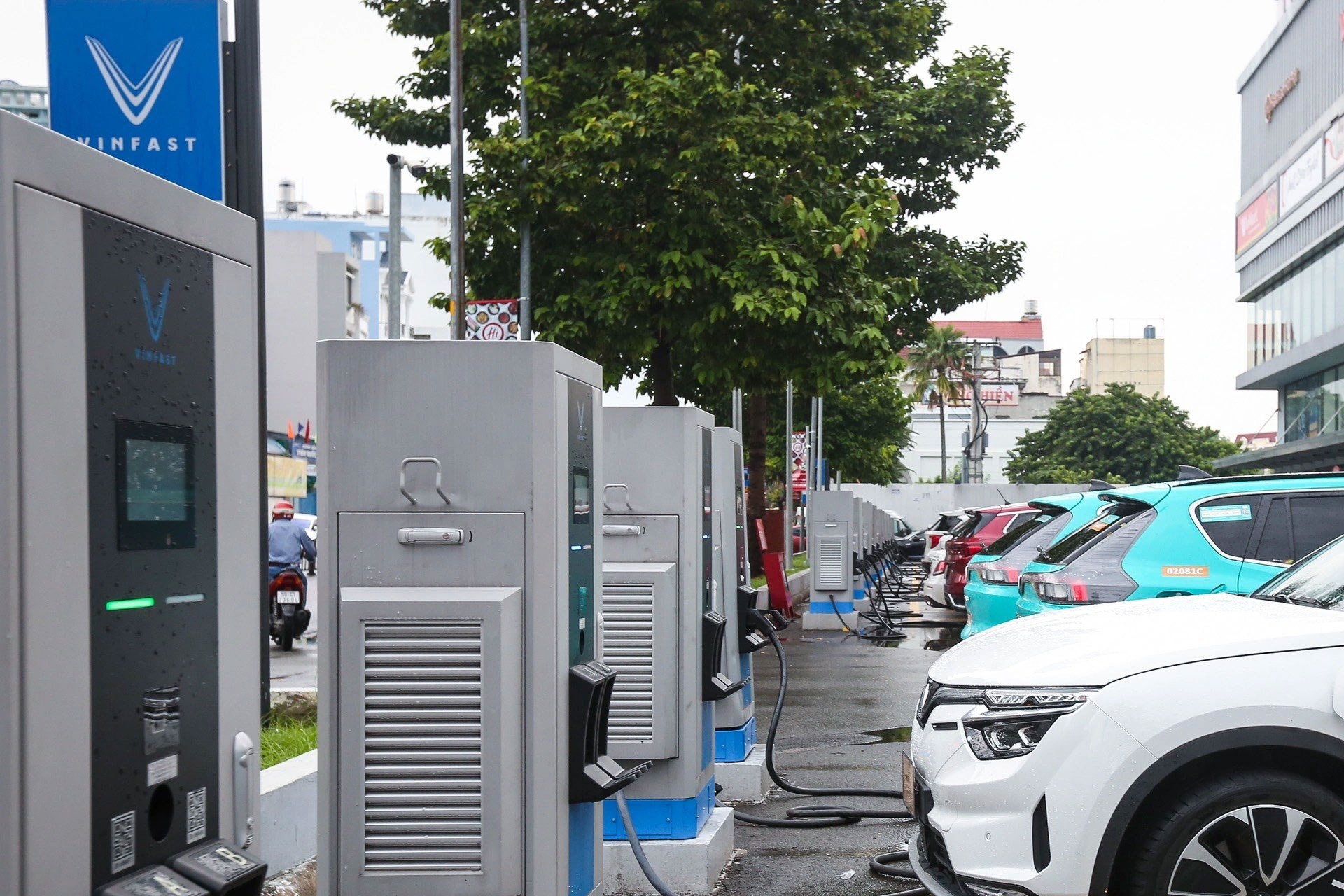 Những ai nên mở kinh doanh trạm sạc xe điện