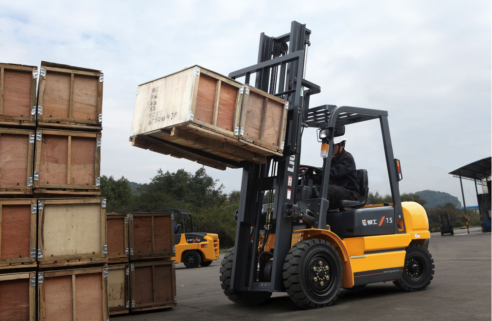 Những sai lầm thường gặp khi mua xe nâng điện