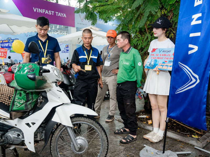 Những điều bạn cần chú ý khi thu cũ xe máy xăng, đổi mới xe điện