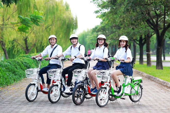 Xe đạp điện được rất nhiều học sinh yêu thích và tin dùng Xe đạp điện được rất nhiều học sinh yêu thích và tin dùng